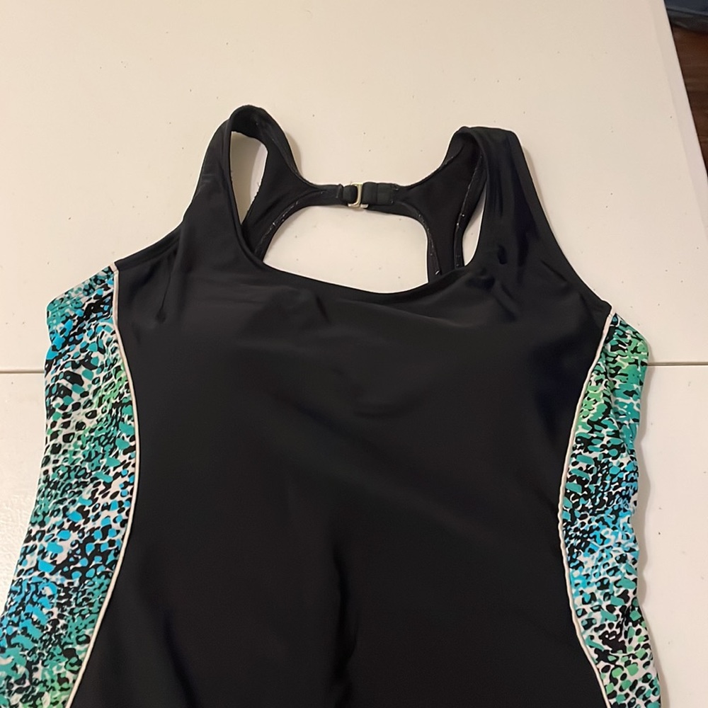 Catalina One Piece Swim Suit Extra Large, 16-18 - Picture 5 of 12